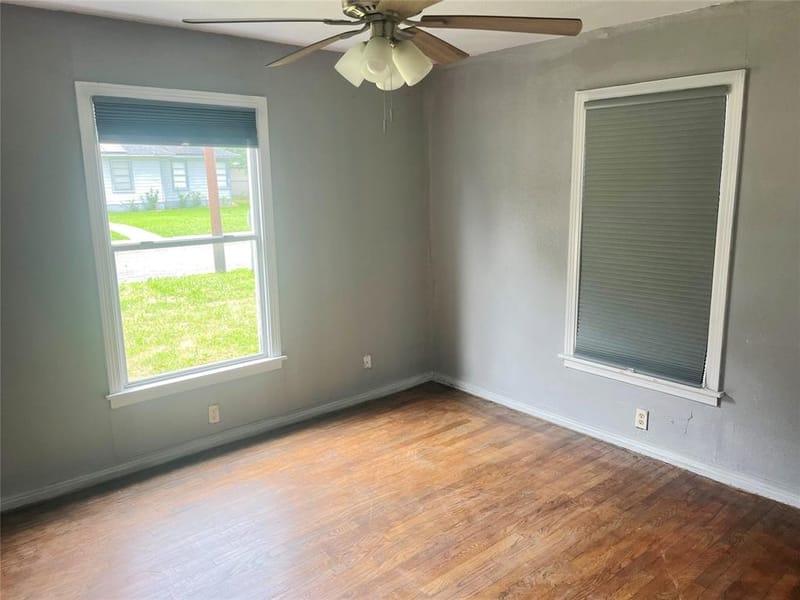 210 W Dexter Street, Sherman TX 75092 - Photo 9