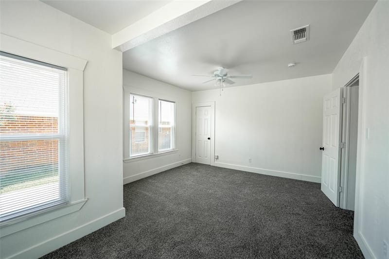 924 E Leuda Street, Fort Worth TX 76104 - Photo 6