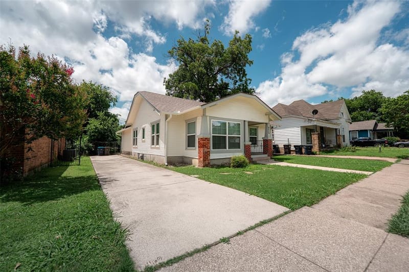 924 E Leuda Street, Fort Worth TX 76104 - Photo 3