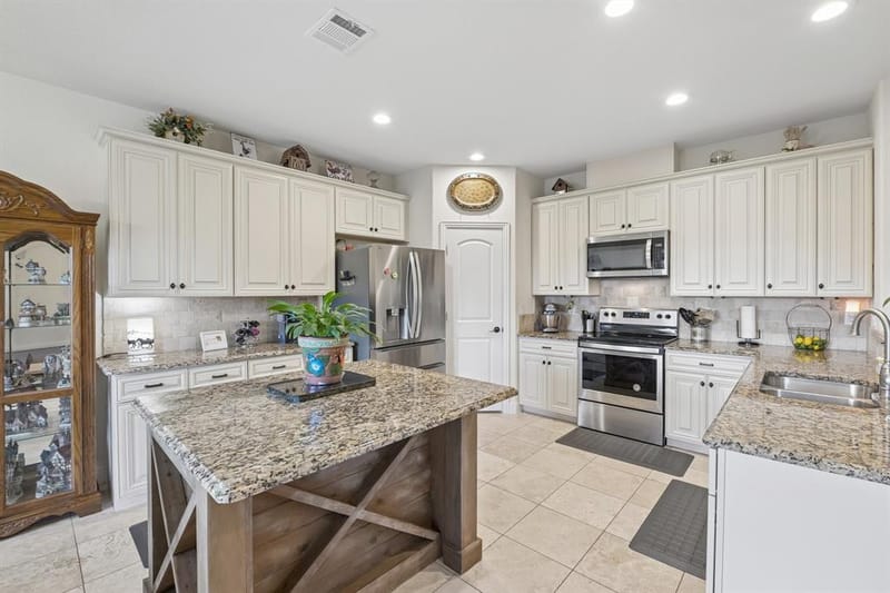 279 Marina Drive, Azle TX 76020 - Photo 11