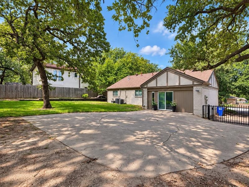 240 Timberlake Drive, Azle TX 76020 - Photo 32