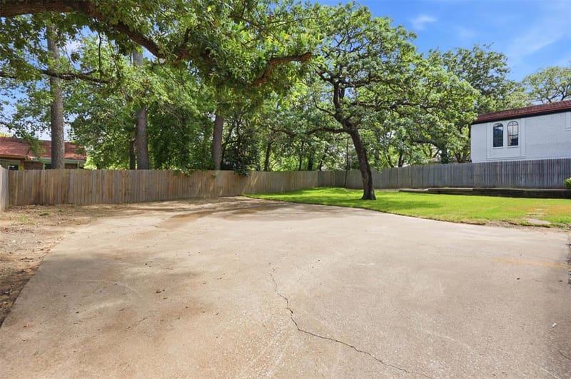 240 Timberlake Drive, Azle TX 76020 - Photo 34