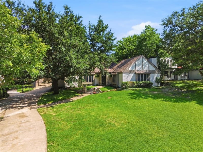 240 Timberlake Drive, Azle TX 76020 - Photo 35