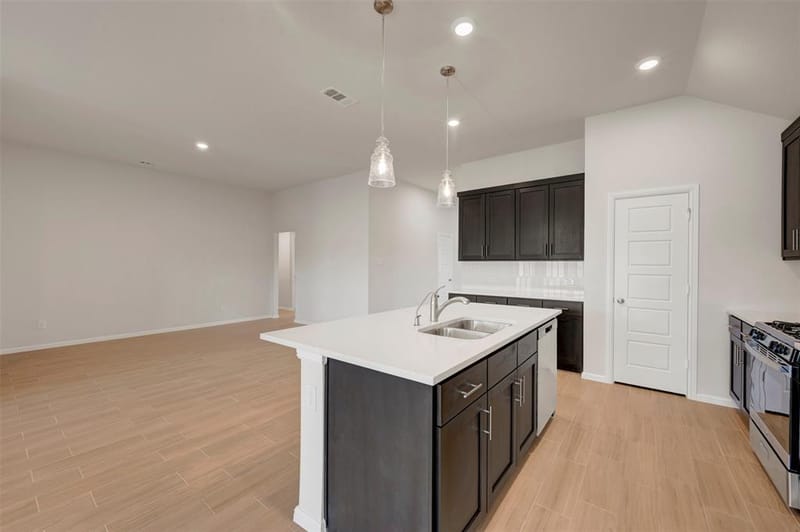 160 Hudson Lane, Justin TX 76247 - Photo 10