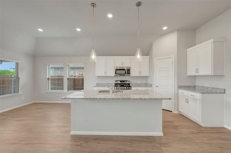 110 Rockwood Lane, Justin TX 76247 - Photo 2