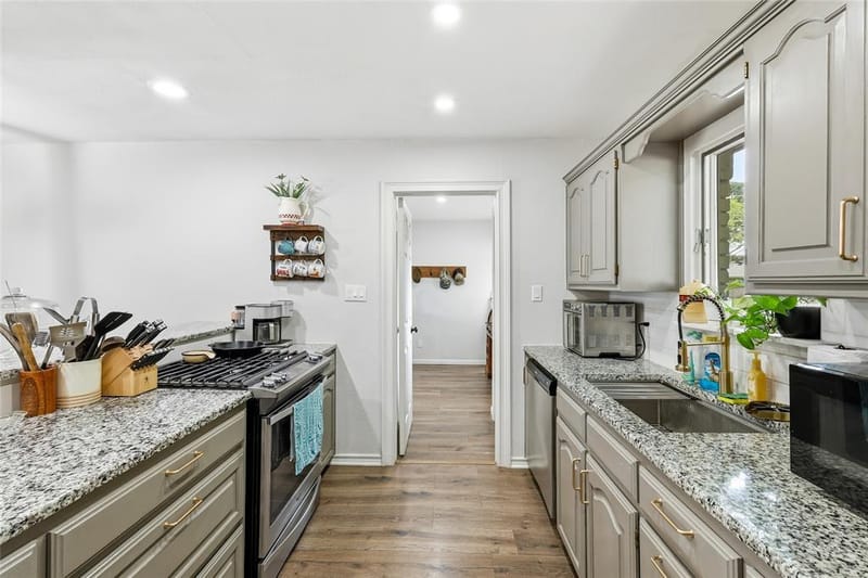 588 Pine Street, Lewisville TX 75057 - Photo 16