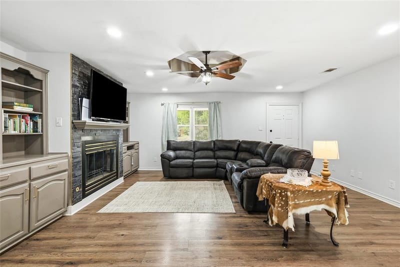 588 Pine Street, Lewisville TX 75057 - Photo 9