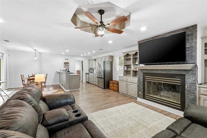 588 Pine Street, Lewisville TX 75057 - Photo 8