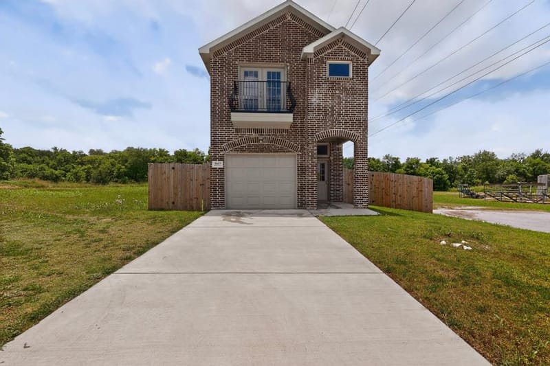 5017 Pickett Street, Greenville TX 75401 - Photo 3
