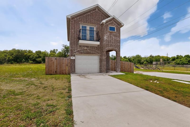 5017 Pickett Street, Greenville TX 75401 - Photo 4