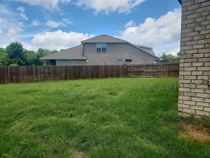 302 Clayton Street, Glenn Heights TX 75154 - Photo 2