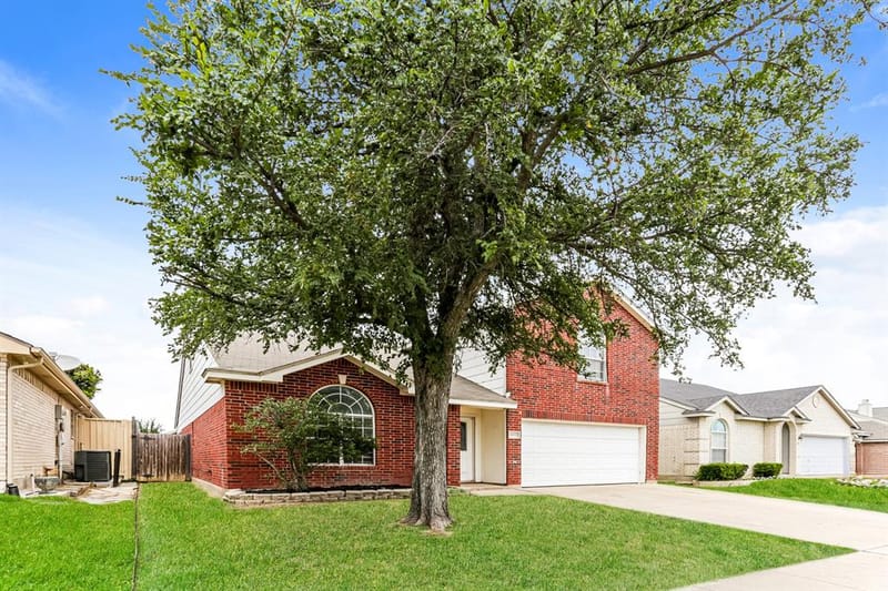 8959 Rushing River Drive, Fort Worth TX 76118 - Photo 2