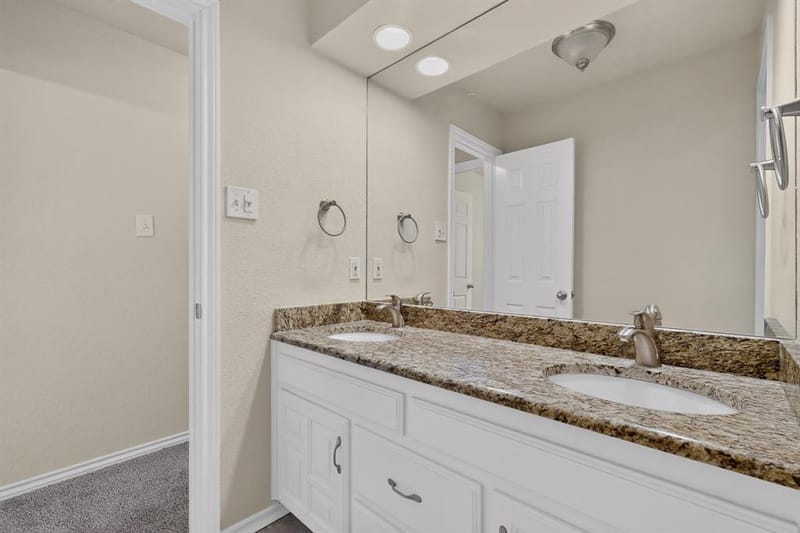 1900 Thames Drive, Arlington TX 76017 - Photo 20