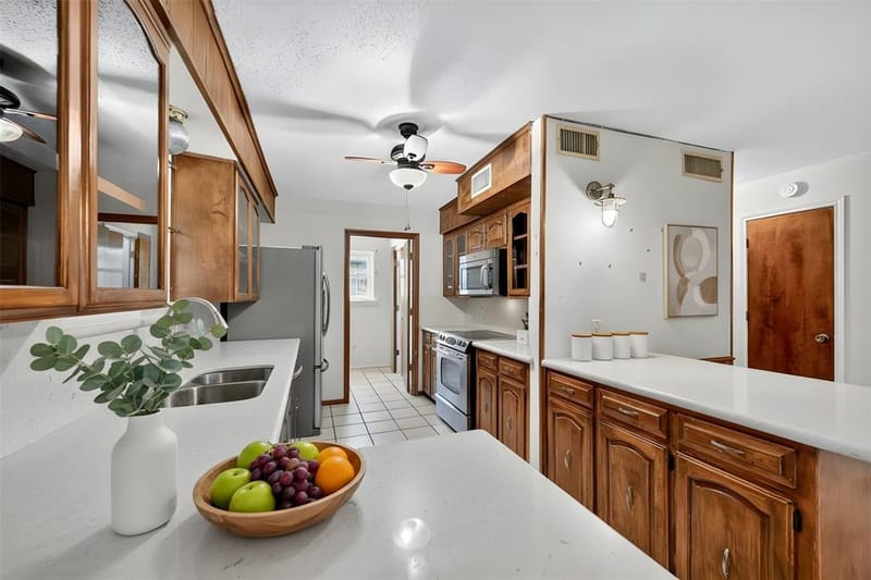 3905 Palomino Drive, Benbrook TX 76116 - Photo 4