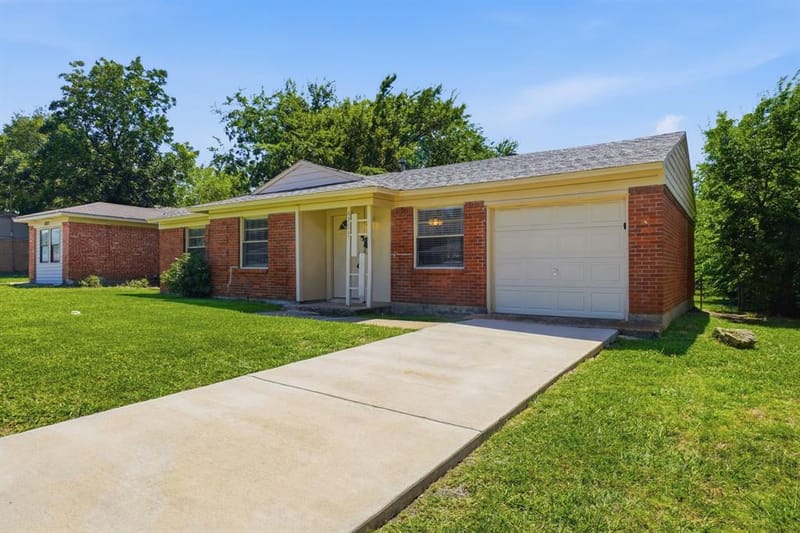 4311 Scottsdale Drive, Mesquite TX 75150 - Photo 3