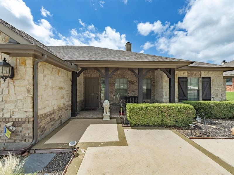 11029 Owl Creek Drive, Fort Worth TX 76179 - Photo 2