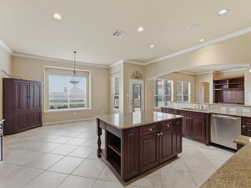 11029 Owl Creek Drive, Fort Worth TX 76179 - Photo 16