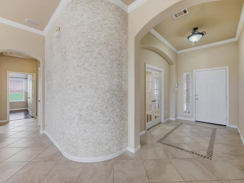 11029 Owl Creek Drive, Fort Worth TX 76179 - Photo 10