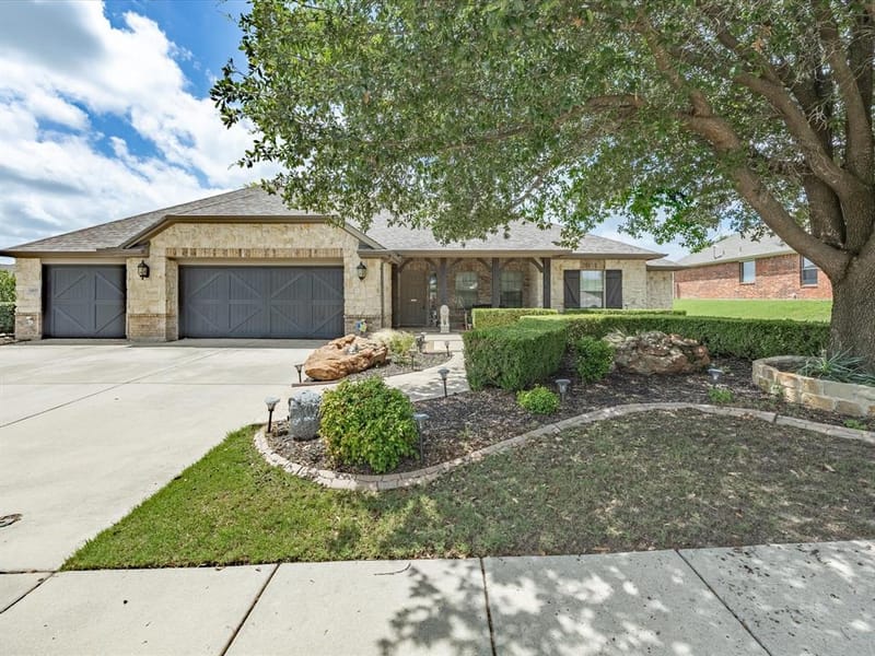 11029 Owl Creek Drive, Fort Worth TX 76179 - Photo 4