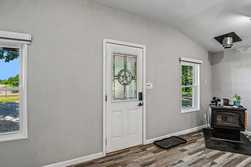 128 Gunnison Court, Azle TX 76020 - Photo 4