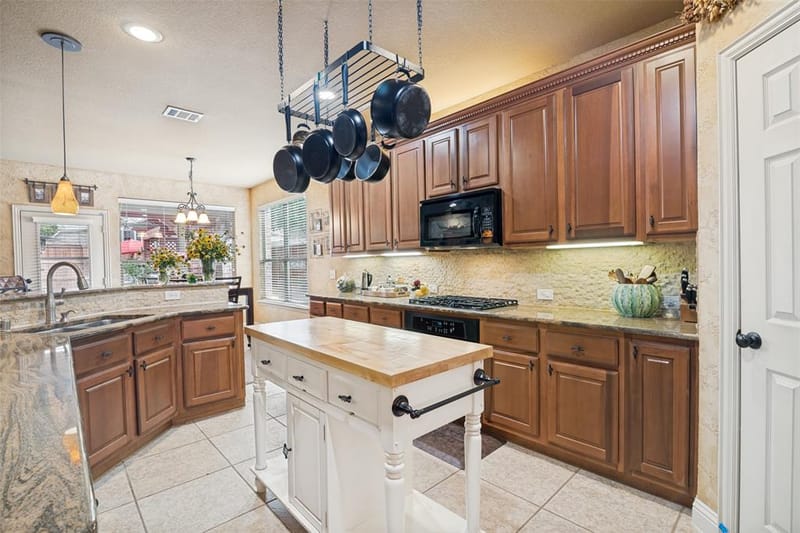 608 Chalk Hill Lane, Murphy TX 75094 - Photo 9