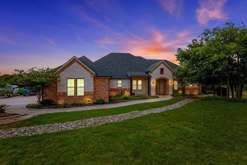 1040 Lighthouse Court, Grand Prairie TX 75104