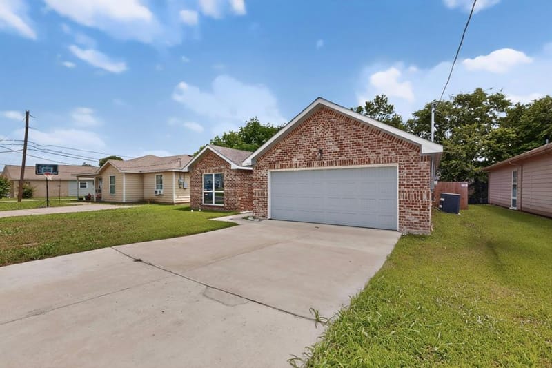 3407 Pickett Street, Greenville TX 75401 - Photo 5