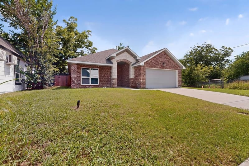 1615 Jones Street, Greenville TX 75401 - Photo 6
