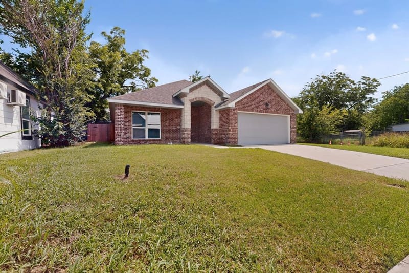 1615 Jones Street, Greenville TX 75401 - Photo 4