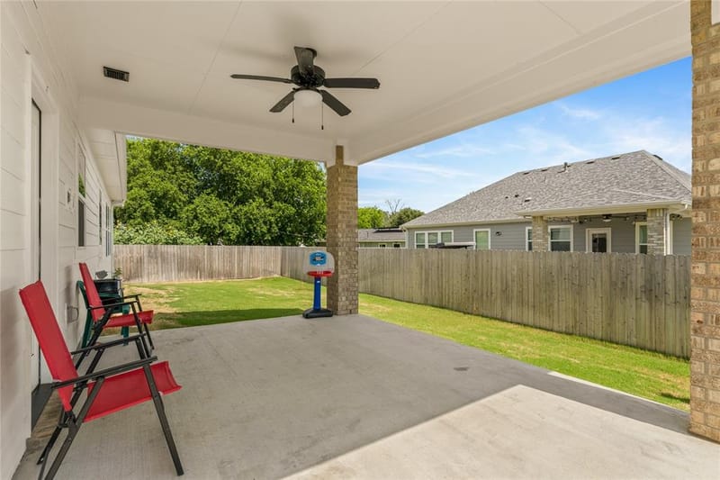 411 W Harwood Road, Euless TX 76039 - Photo 34