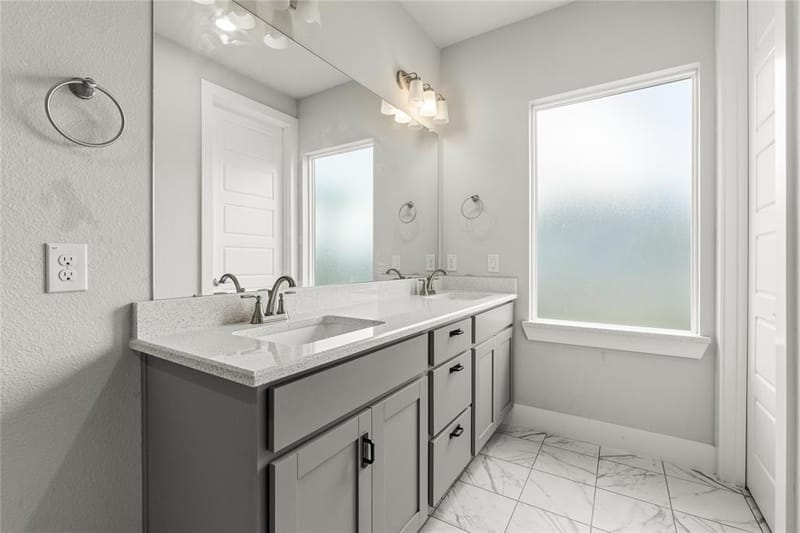 411 W Harwood Road, Euless TX 76039 - Photo 19