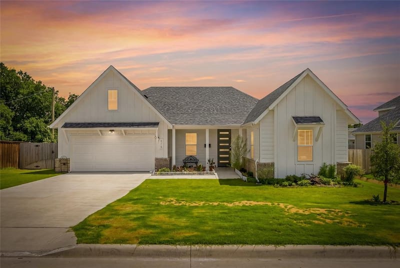 411 W Harwood Road, Euless TX 76039 - Photo 40