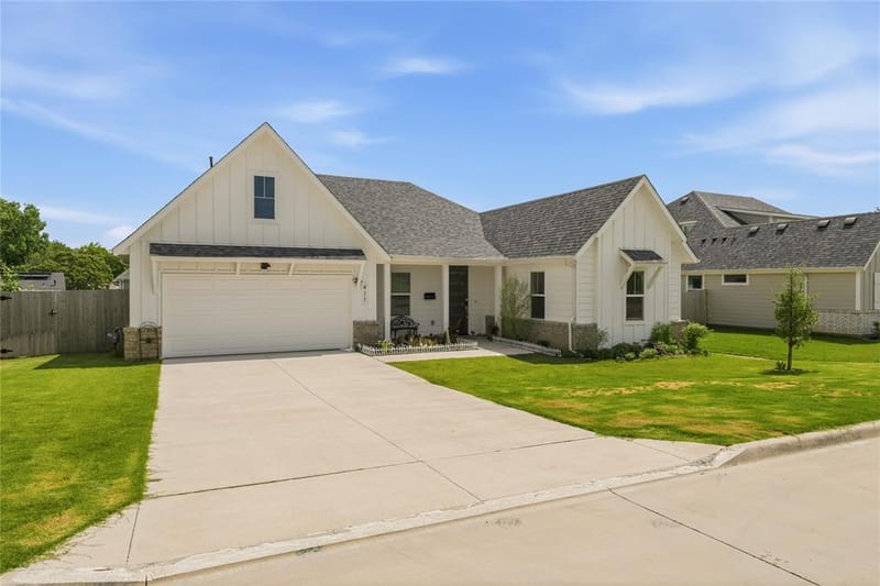 411 W Harwood Road, Euless TX 76039 - Photo 39