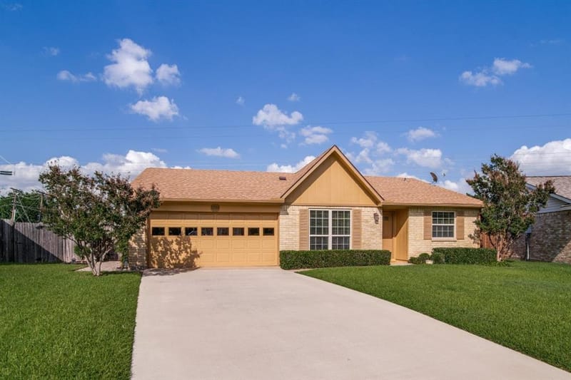 1728 Roundrock Trail, Mesquite TX 75149 - Photo 2
