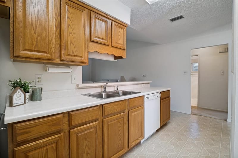 1728 Roundrock Trail, Mesquite TX 75149 - Photo 7