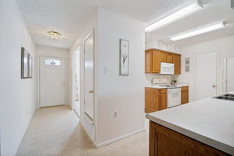 1728 Roundrock Trail, Mesquite TX 75149 - Photo 4