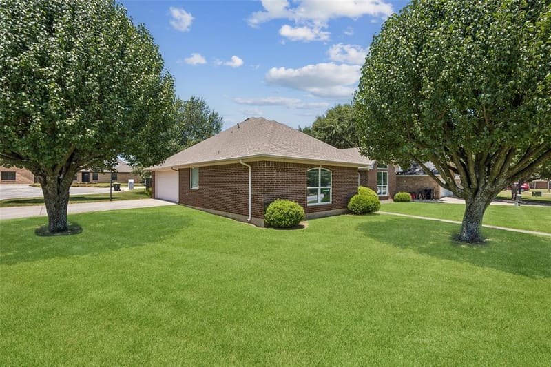 216 Point Circle, Pilot Point TX 76258 - Photo 2