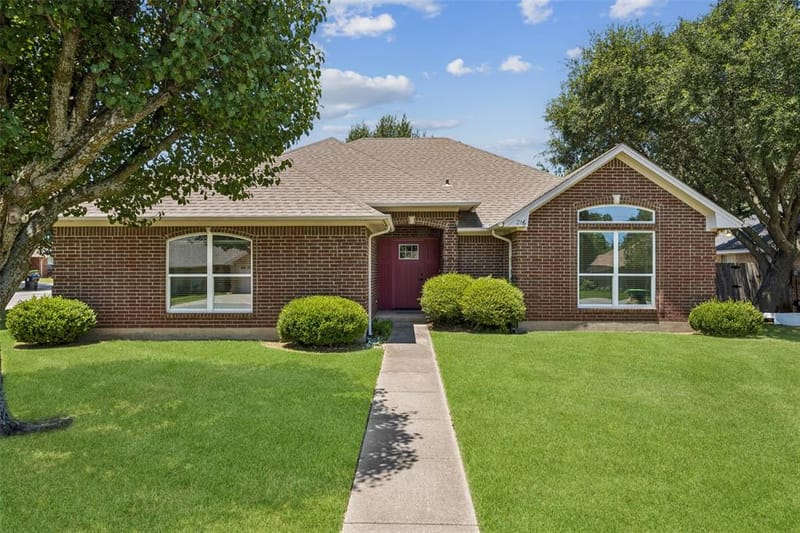 216 Point Circle, Pilot Point TX 76258