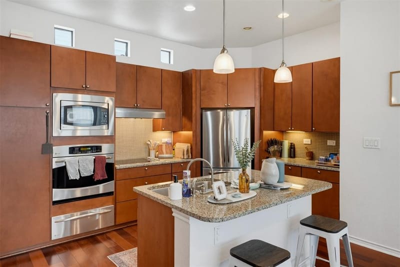 1201 Beaconsfield Lane # 109, Arlington TX 76011 - Photo 3
