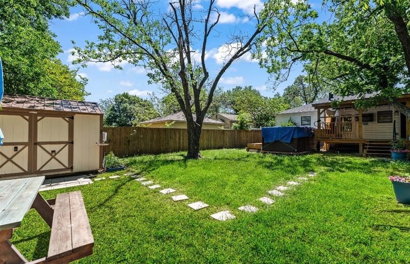3807 Falls Drive, Dallas TX 75211 - Photo 12