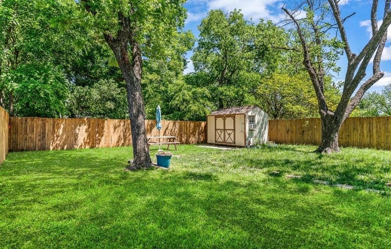 3807 Falls Drive, Dallas TX 75211 - Photo 11