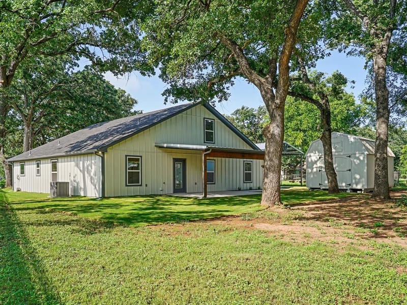 4004 Pueblo Court, Granbury TX 76048 - Photo 6