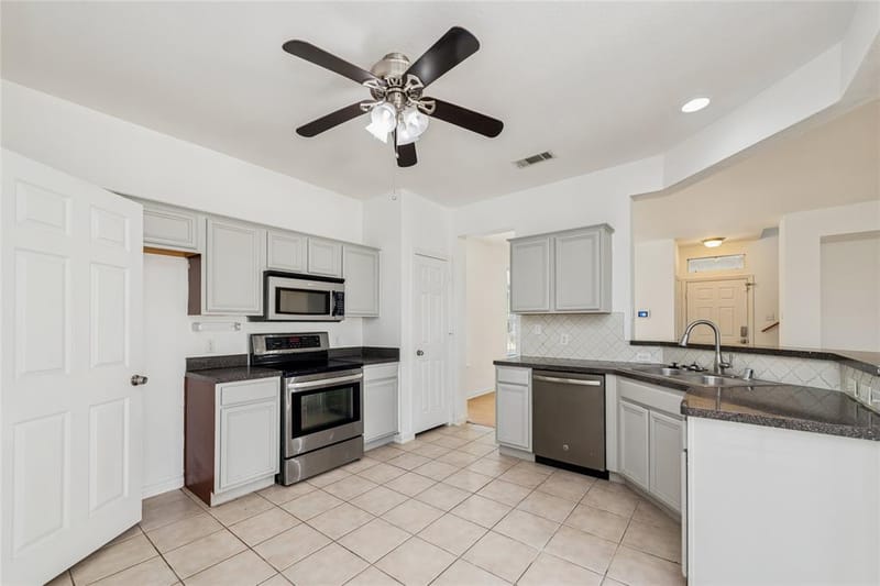 10110 Lakeview Drive, Providence Village TX 76227 - Photo 13