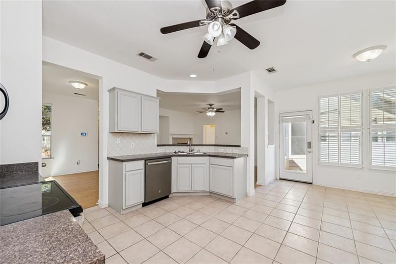 10110 Lakeview Drive, Providence Village TX 76227 - Photo 14
