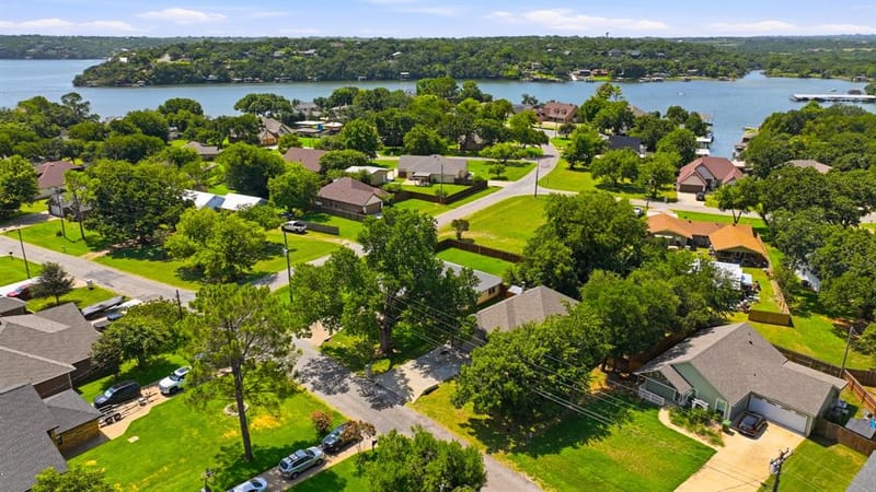 4016 Cherokee Court, Granbury TX 76048 - Photo 5