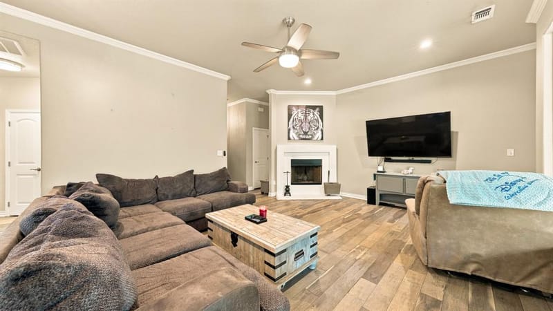 4016 Cherokee Court, Granbury TX 76048 - Photo 9
