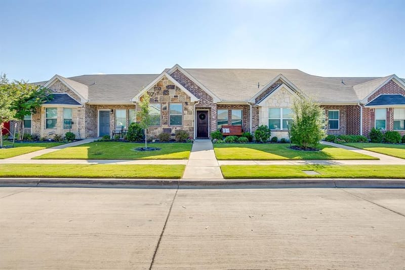 464 Pine Street, Burleson TX 76028