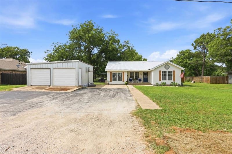 308 W 1st Street, Springtown TX 76082 - Photo 5