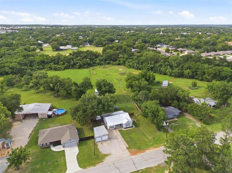 308 W 1st Street, Springtown TX 76082 - Photo 35