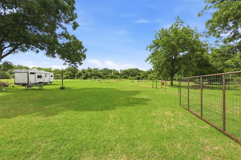 308 W 1st Street, Springtown TX 76082 - Photo 31